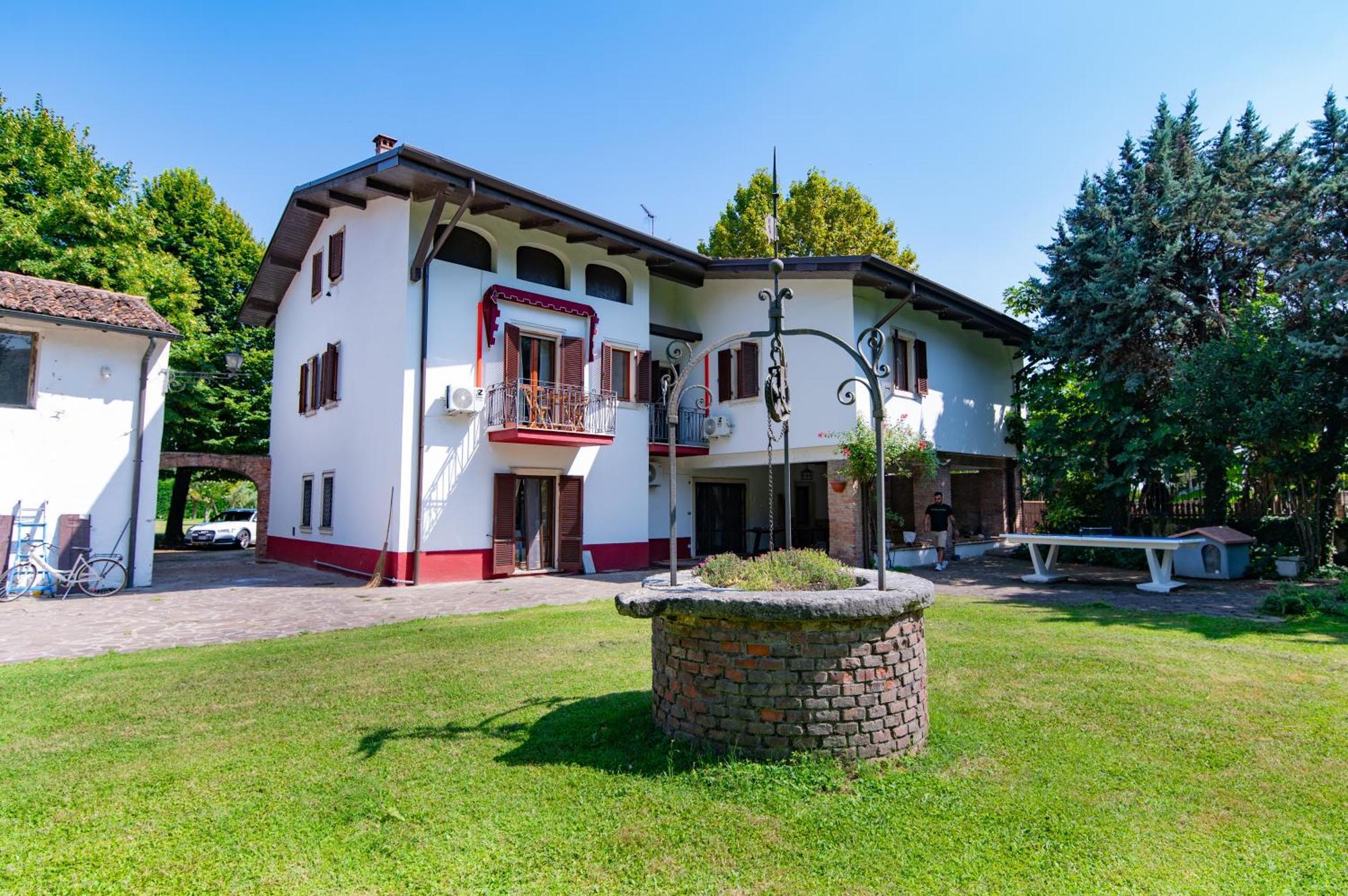 Villa Vitti'S - Verona Est Camping San Martino Buon Albergo Eksteriør bilde