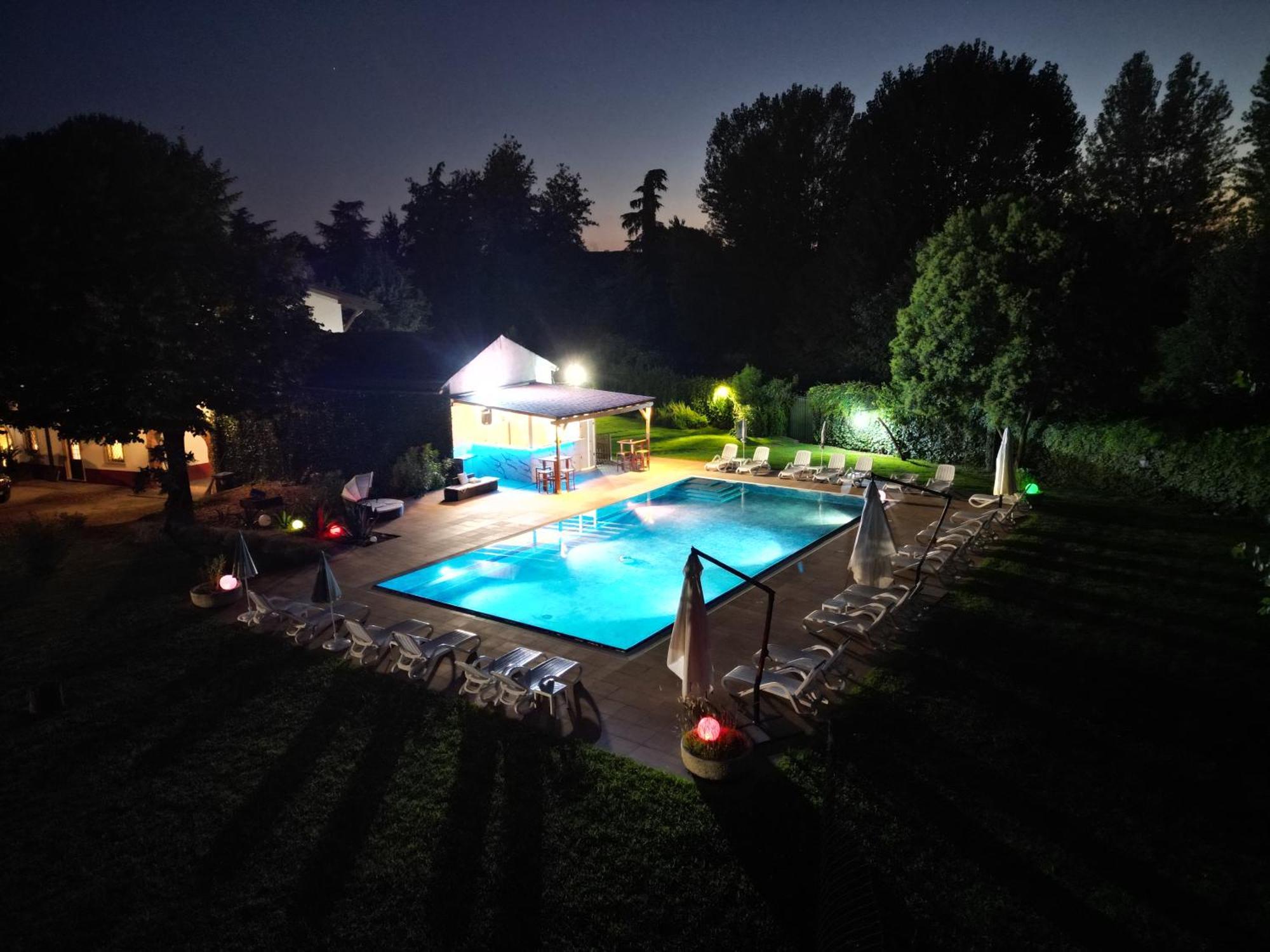Villa Vitti'S - Verona Est Camping San Martino Buon Albergo Eksteriør bilde